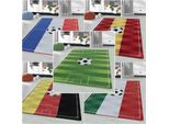 Kinderteppich Fußball, Fußballfeld mit Flaggen Motiv, Höhe 9 mm Ökotex Standard