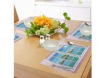 Tovagliette Abakuhaus Ocean, Vista Mare Dalla Finestra Su Un'isola In Una Soleggiata Giornata Estiva - Relax Tranquillo, Tiscjdeco In Tessuto Resistente Al Colore Per La Sala Da Pranzo E La Cucina, Rosa E Blu