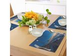 Tovagliette Abakuhaus In Legno Galleggiante, Tema Naturale: Legno Galleggiante Su Un Lago E Luna Nel Cielo - Immagine Digitale, Decorazione Da Tavola In Tessuto Resistente Al Lavaggio Per Sala Da Pranzo E Cucina, Color Albicocca E Blu.
