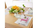 Abakuhaus 1° Compleanno Tovagliette, Immagine In Stile Caricatura Con Torta Di Compleanno A Forma Di Ape E Candeline Stampate, Decorazioni Da Tavola In Tessuto Resistente Ai Colori Per La Sala Da Pranzo E La Cucina, Giallo, Nero E Rosa