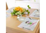 Tovagliette Sportive Per Bambini Abakuhaus, Ragazza Che Scia Su Una Collina Innevata, Bambino Sorridente Su Sci Rosa, Hobby Invernale, Cartone Animato, Tiscjdeco In Tessuto Resistente Al Lavaggio Per Sala Da Pranzo E Cucina, Multicolore