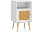 Comodino In Rattan Costway Con Vano Portaoggetti, Comodino Con Ripiano Aperto E Anta In Rattan Pe, Gambe In Legno Massiccio, Tavolino In Stile Rustico Bianco