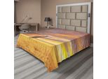 Abakuhaus Lenzuolo Safari, Giraffa Nella Savana Cielo Nuvoloso Colorato All'alba Immagine Autunnale Di Prateria, Morbido E Comodo Lenzuolo Superiore Per Un Letto Decorativo 1 Pezzo 244 Cm X 205 Cm, Giallo E Pesca
