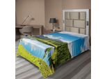 Abakuhaus Lenzuolo Paesaggio, Paesaggio Montano Con Bosco E Lago In Un Cielo Soleggiato E Nuvoloso, Estate, Natura, Lenzuolo Morbido E Confortevole Per Un Letto Decorativo, 1 Pezzo, 260 Cm X 168 Cm, Verde, Bianco, Blu