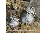 Eberin - Angelo In Lutto Funebre Sdraiato Su Palla In Silenzioso Ricordo - Angelo Decorazione Lutto Cimitero - Motivo: Croce Con Rosa - Decorazione Tombale Da Posizionare -