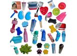 Set Con Oltre 60 Articoli Accessori Per Animali Domestici Giocattoli Contenitori Bottiglie E Altro Ancora