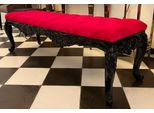 Casa Padrino Panca Barocca Rosso/Nero - Panca Imbottita In Legno Massiccio Con Tessuto Di Velluto Pregiato E Pietre Scintillanti - Mobili Barocchi Fatti A Mano - Nobile E Magnifico