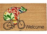 Home Elements Tappetino In Fibra Di Cocco, Orso Welcome In Bicicletta, 43X73 Cm