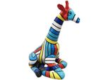 Casa Padrino Scultura Decorativa Di Design Giraffa Seduta A Strisce Multicolore H. 80 Cm - Figura Decorativa Resistente Alle Intemperie - Decorazione Soggiorno Giardino Terrazzo
