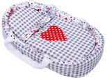 Marsupio Porta-Bebè Bobo Per Bambole Fino A 45 Cm + Biancheria Da Letto Con Applicazione Con Cuore- Grigio A Quadri