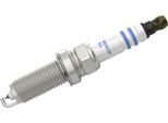Bosch 0 242 135 517 Candela Di Accensione Iridium Oe 3707010B01 Compatibile Con C2, C3, C4Er, C4, Dokker, Duster, Lodgy, Logan, Sandero, Juke, Kubistar, Micra, Pulsar, Qashqai, 1007, 206, 307, Captur, Clio, Scenic, Kadjar, Kangoo, Megane, Modus, Thalia, Twingo, Forfour, Fortwo