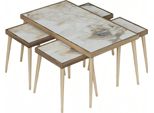 Elegante Tavolino In Legno In Beige Per Un Ambiente Moderno