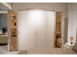 Armadio In Legno Beige, Moderno Ed Elegante