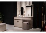 Elegante Toletta Beige Con Specchio E Sgabello In Legno