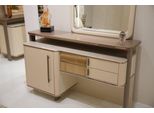 Elegante Toeletta In Legno Beige Con Specchio