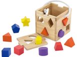 Cubo Di Legno Con Forme A Puzzle