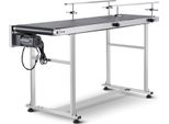 Trasportatore A Nastro, Piano Di Trasporto 1498,6 X 398,8 Mm, Trasportatore A Nastro Motorizzato Per Applicazioni Di Codifica A Getto D'inchiostro, Nastro In Pvc Azionato, Antistatico, Velocità Regolabile (Doppio Binario Di Protezione)