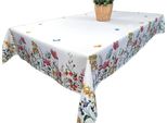 Tovaglia Con Motivo Colorato Su Sfondo Bianco, 140 X 250 Cm. Tovaglia Colorata Per L'allestimento Di Una Tavola.