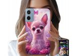 Custodia Per Motorola E15 / G05 - Dolce Chihuahua Su Sfondo Rosa Con Fiori