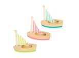 Small Foot 11653 Barche A Vela Giocattolo D'acqua, Multicolore, 3 Pezzi (1 Set)