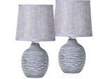Set Di 2 Lampade Da Tavolo O Da Comodino Brubaker 27 Cm Basi In Ceramica Grigio Pietra Con Struttura E Paralumi In Lino