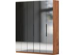 Elegante Armadio In Legno: Tanto Spazio Per Vestiti E Accessori.