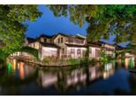 Fototapete Papermoon "Fluss In Stadt", Bunt, B:4,5M L:2,8M, Vlies, Tapeten