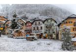 Fototapete papermoon "Dorf Im Schnee", Bunt, B:4,5M L:2,8M, Vlies, Tapeten