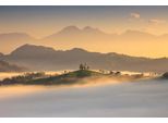 Fototapete Papermoon "Neblige Landschaft", Bunt, B:5M L:2,8M, Vlies, Tapeten