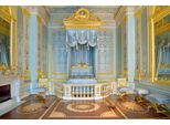 Fototapete Papermoon "Schloss Schlafzimmer", Bunt, B:4,5M L:2,8M, Vlies, Tapeten