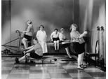 Fototapete Papermoon "Altes Fittnessstudio", Bunt, B:4M L:2,6M, Vlies, Tapeten
