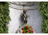 Fototapete Papermoon "Brunnen Mit Figur", Bunt, B:3,5M L:2,6M, Vlies, Tapeten