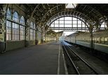 Fototapete papermoon "Verlassener Bahnhof", Bunt, B:3,5M L:2,6M, Vlies, Tapeten
