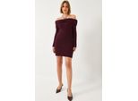 TräGerloses Enges Kleid Mit Kabelstrickmuster