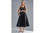Kleid Mit Quadratischem Ausschnitt Im A-Linien-Schnitt Midi
