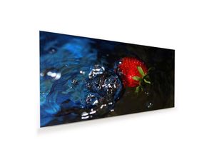 Primedeco Glasbild Wandbild Erdbeere auf Wasser mit Aufhängung