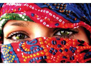 1art1 Kunstdruck Frauen - Arabische Augen