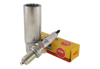 Candela D'accensione Ngk DPR6EA-9 Con Presa Per Candele Magnetica