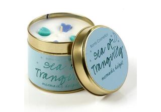Bomb Cosmetics Duftkerze In Dose Sea Of Tranquility, Dosenkerze, Blau, PSEATRA04
