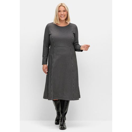 Kariertes Shirtkleid in A-Linie und Midilänge, schwarz gemustert, Gr.58