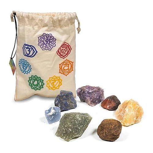 7 Chakra-Steine in einem Baumwollbeutel