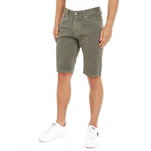 Tommy Jeans Shorts »TJM RYAN GARMENT DYE SHORT«, leicht gewachsene Optik