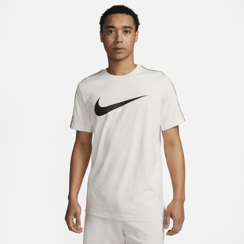 Nike Sportswear Repeat Herren-T-Shirt - Weiß
