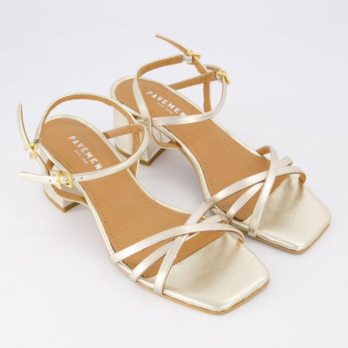 Goldfarbene Tindra Sandalen mit Blockabsatz