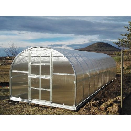 Gewächshaus KLASIKA 24 (3x8m) mit fundamenten und 4mm Polycarbonat;