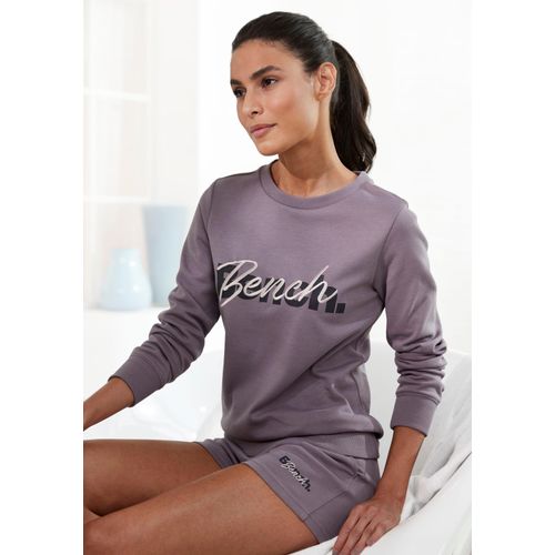 Sweatshirt BENCH. LOUNGEWEAR Gr. 32/34, lila (mauve) Damen Sweatshirts mit Logodruck und Stickerei, Loungeanzug