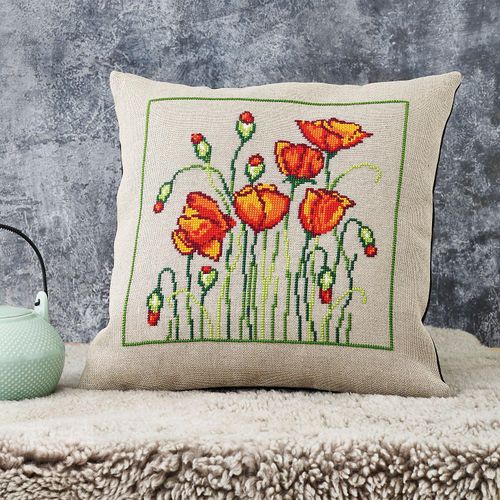 Stickkissen "Mohnblumen"