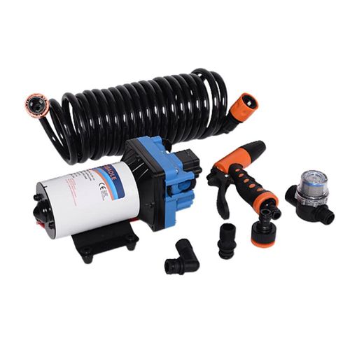 Wasserpumpen-Set, 17 l Durchflussrate, 24 V, 4,5 GPM, tragbares Membranpumpen-Booster-Set, 6 m/20 Fuss, UV-bestaendiger Schlauch, verstellbare Duese, Spritzpistole 70 PSI/4,8 bar mit Druckschalter fuer die Reinigung von Privatkuechen, Balkonen, Autos waschen