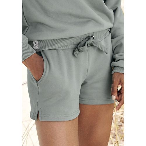 Sweatshorts LASCANA, Damen, Gr. 44/46, N-Gr, grün (salbeigrün), Sweatware, Obermaterial: 100% Baumwolle, bestickt, unifarben, casual, bequem kurz, Hosen, aus organischer Baumwolle, Loungewear