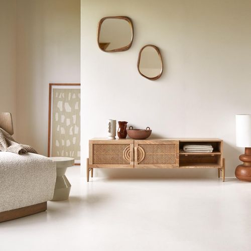 TV-Möbel Sina aus massivem Mangoholz und Rattan